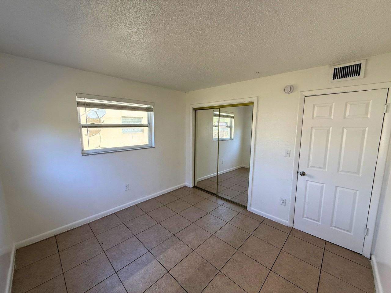 3741 Sw 59th Ter #2 - Photo 7 of 14