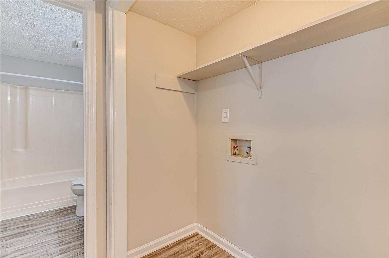 170 Chalet North Ct #170 - Photo 6 of 9