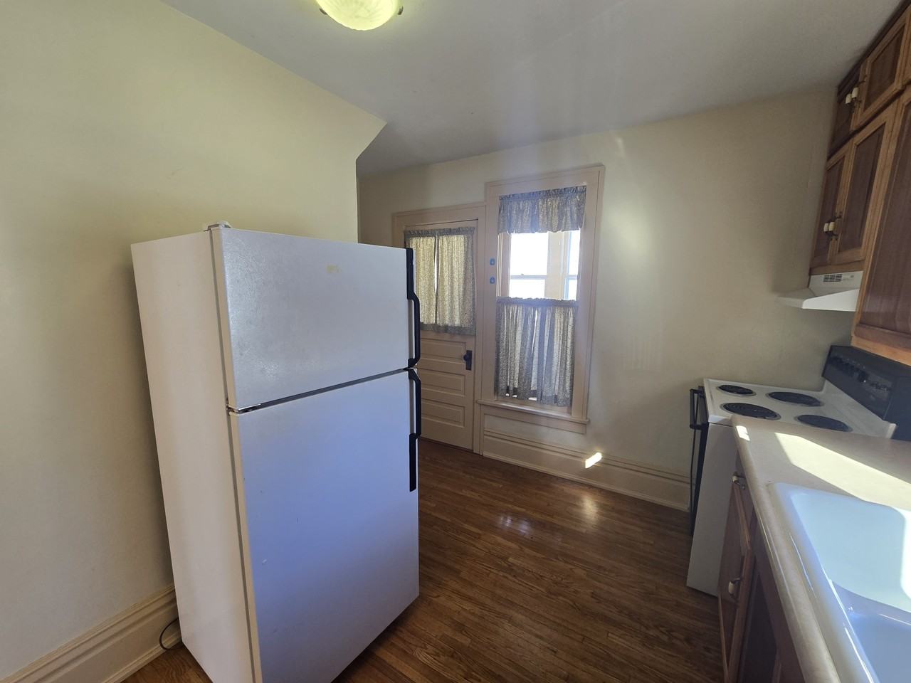 212 Randall St #1 - Photo 3 of 24