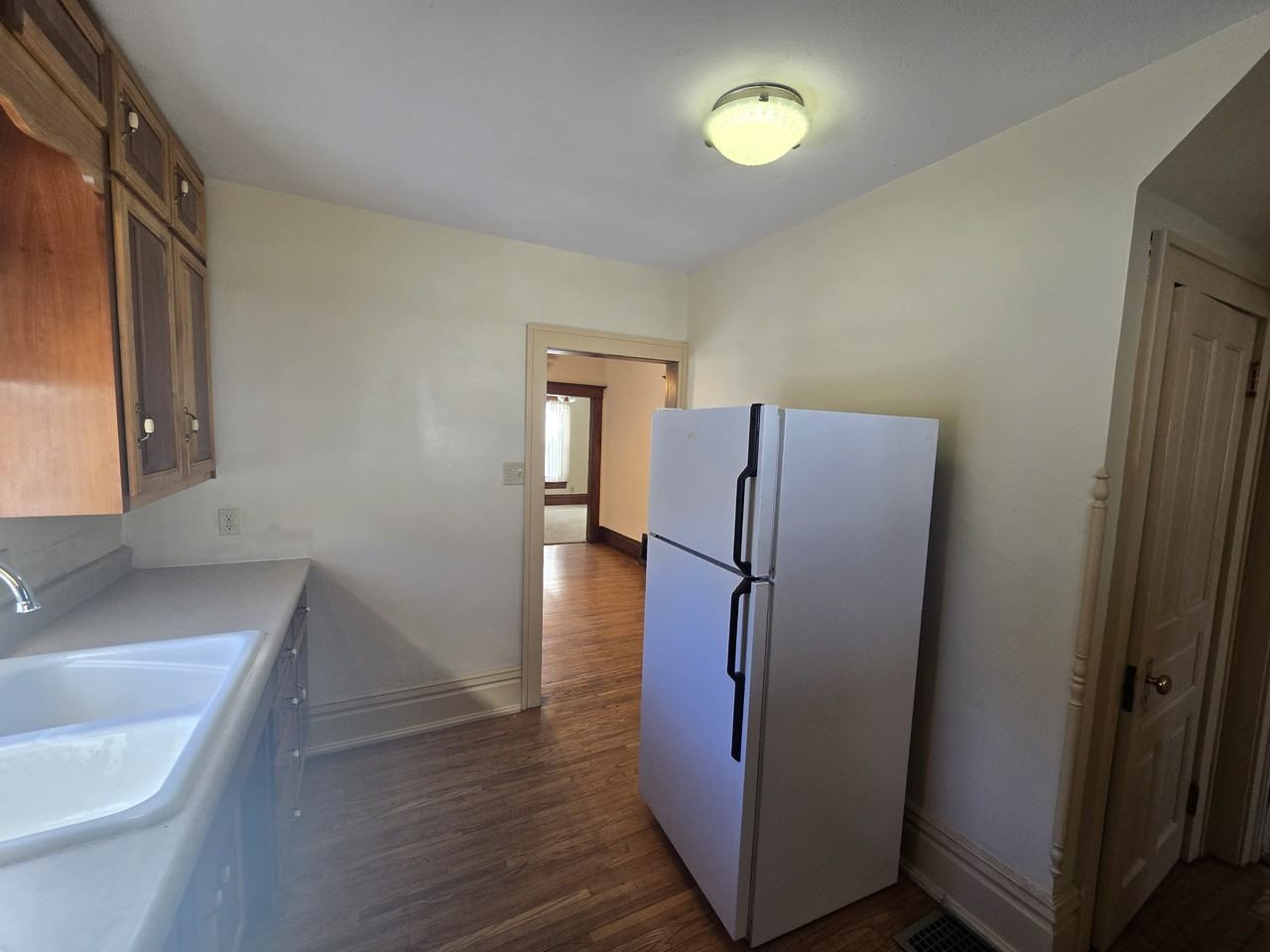 212 Randall St #1 - Photo 4 of 24