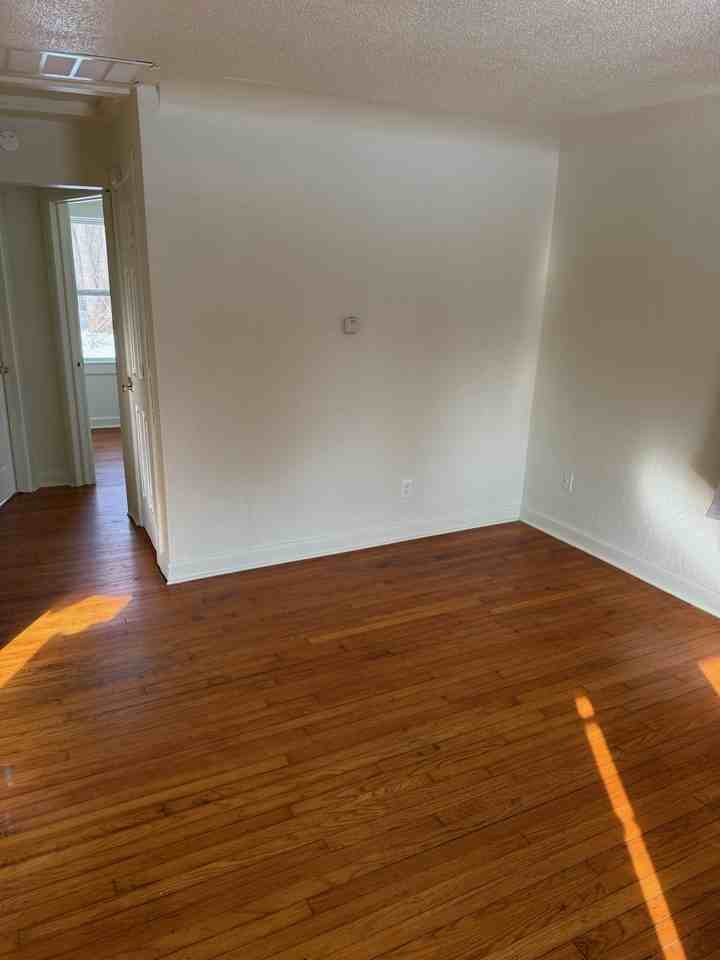 912 Leland St #1 - Photo 3 of 9