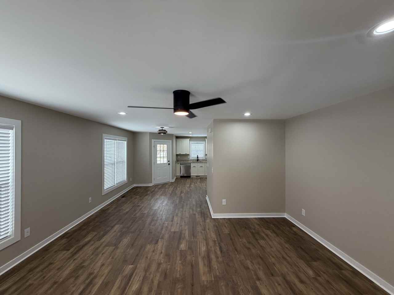 626 W Bell St #1 - Photo 3 of 21