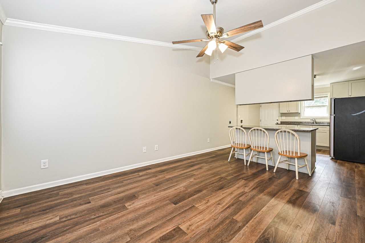 302 E Hudson St #1 - Photo 2 of 16