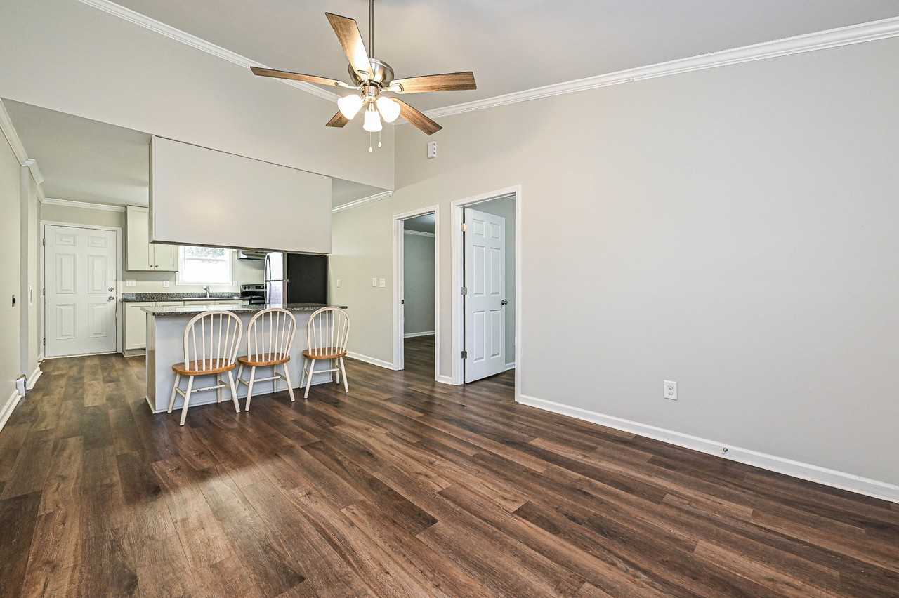 302 E Hudson St #1 - Photo 3 of 16