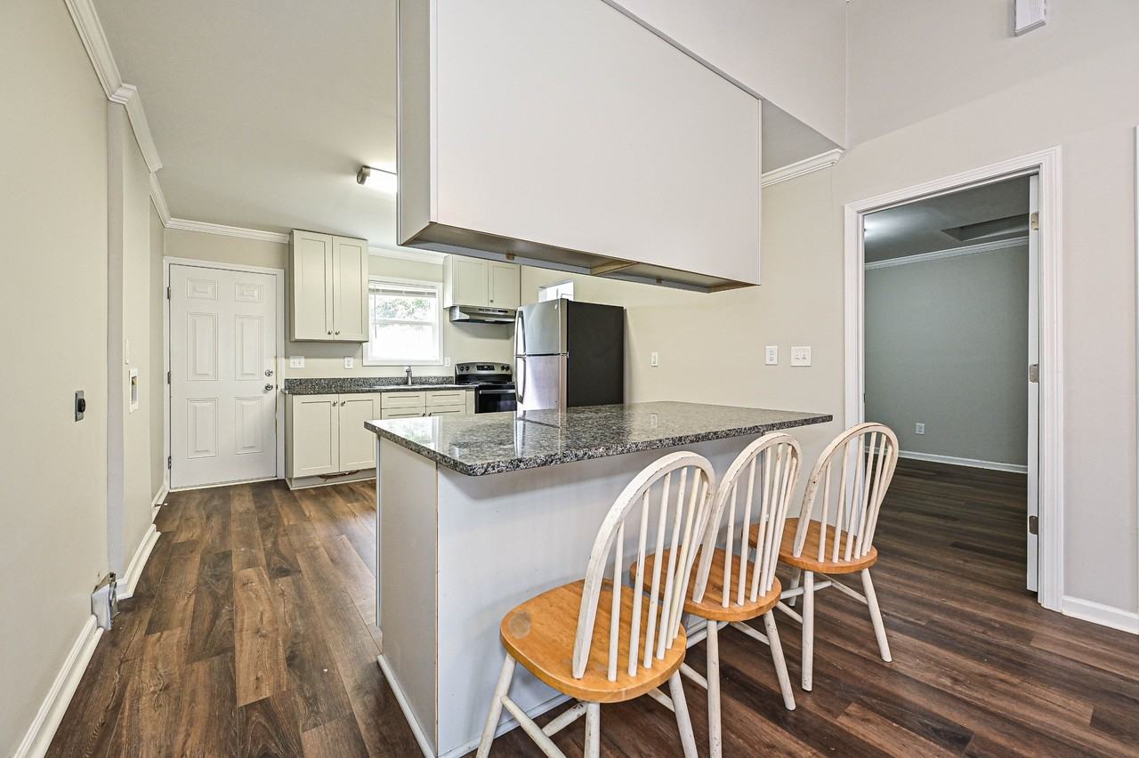 302 E Hudson St #1 - Photo 4 of 16