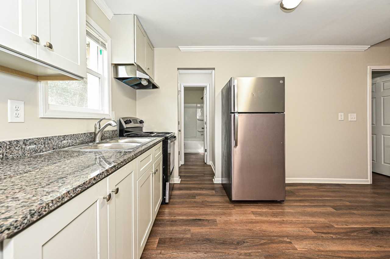 302 E Hudson St #1 - Photo 7 of 16