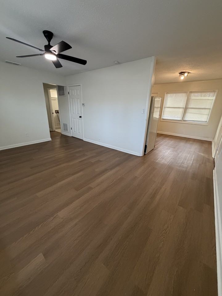 11000 Ewing Ave #1 - Photo 3 of 10