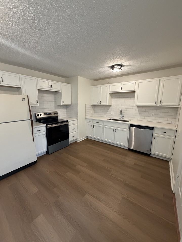 11000 Ewing Ave #1 - Photo 4 of 10