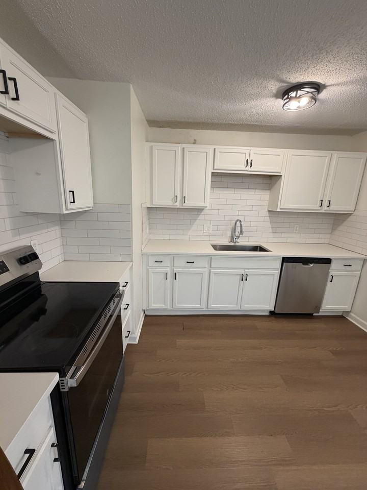 11000 Ewing Ave #1 - Photo 5 of 10