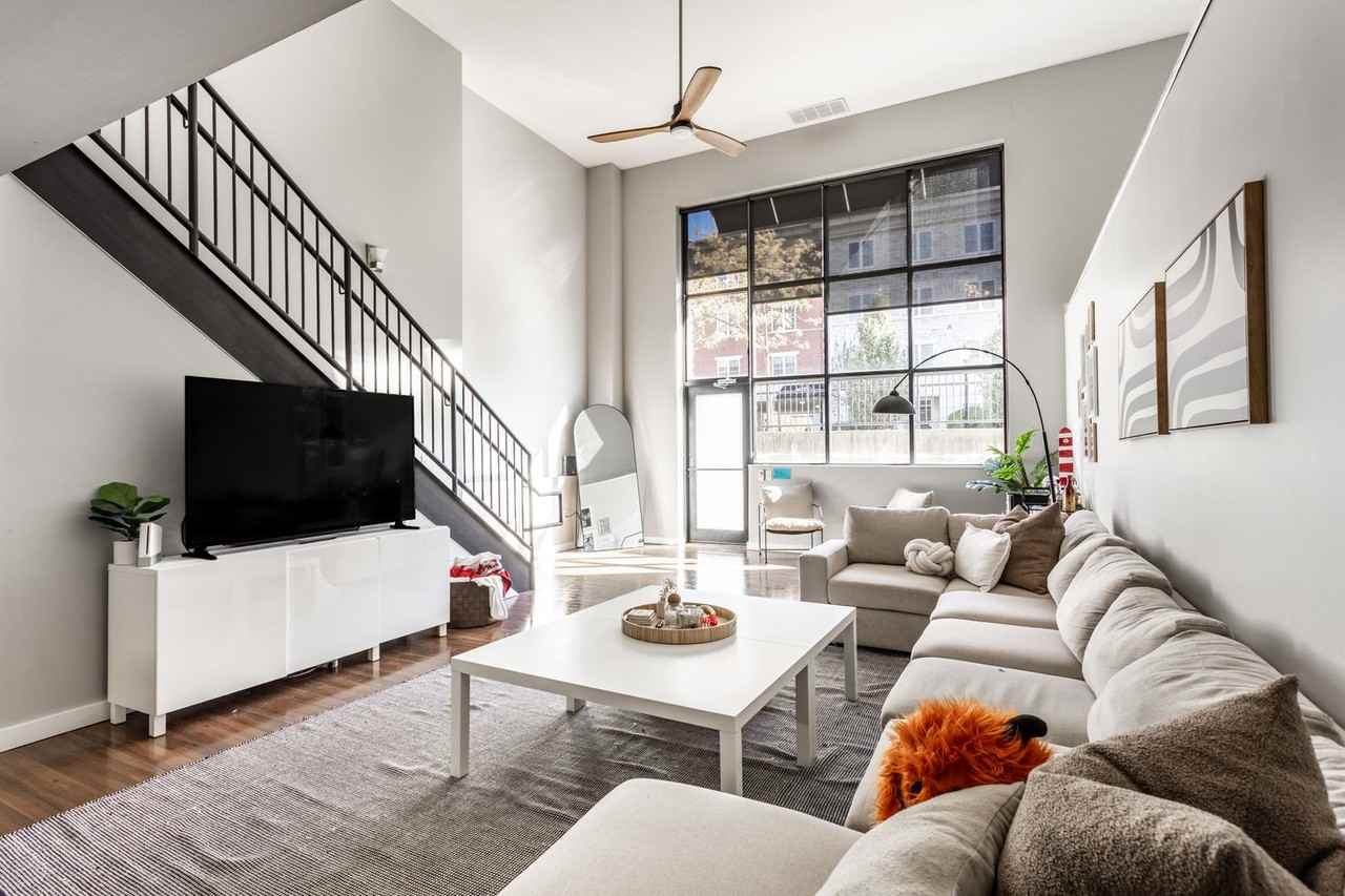 Station 11 Apartments - Photo 5 of 50