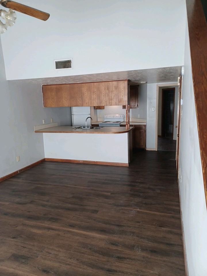 403 Kennon Ln #48 - Photo 2 of 7