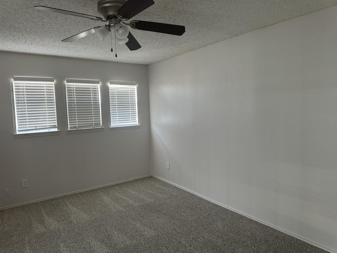 5986 Westcreek Dr - Photo 7 of 31