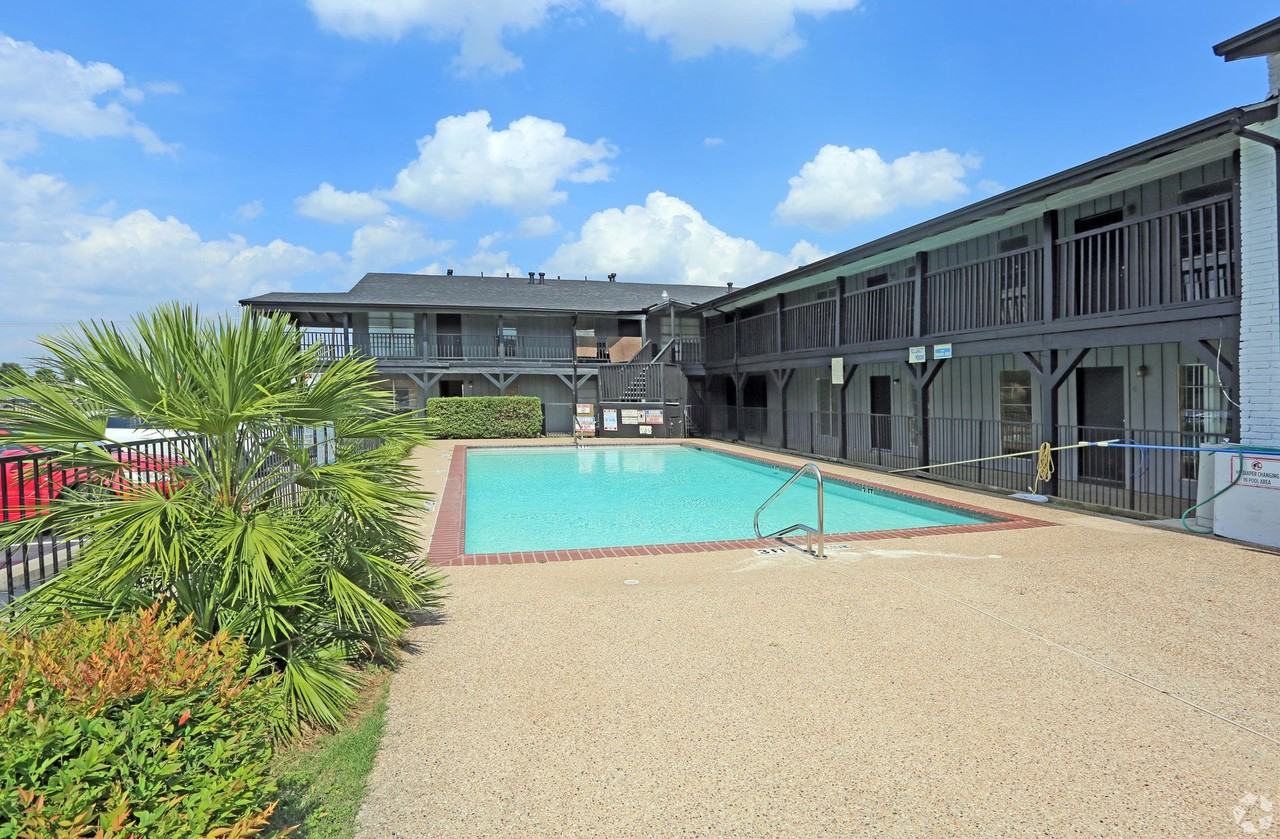 6608-6612 6608-6612 South Freeway - 6612-29 #6612-29 - Photo 4 of 19