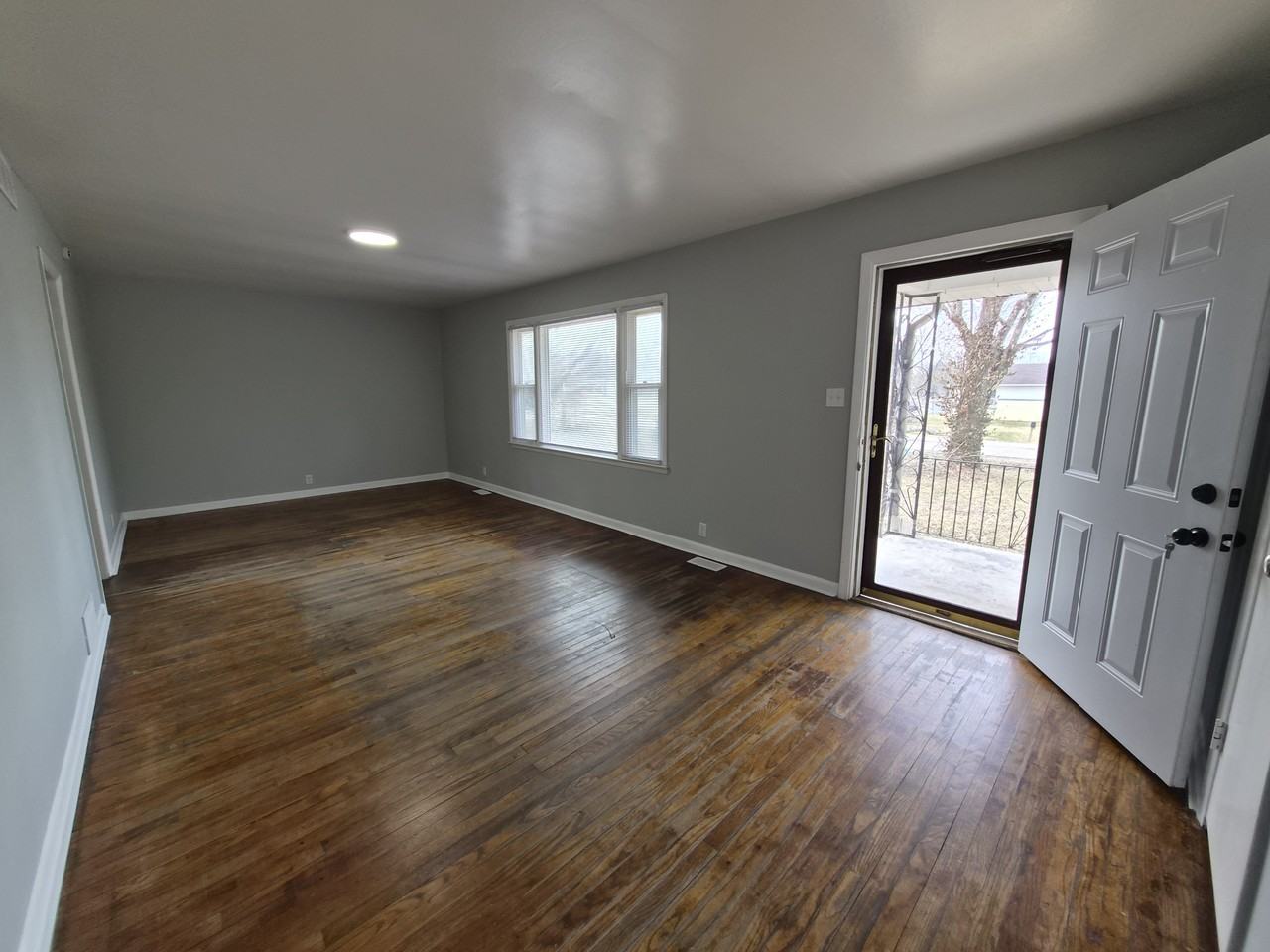 2703 Kristen Dr E #1 - Photo 4 of 19