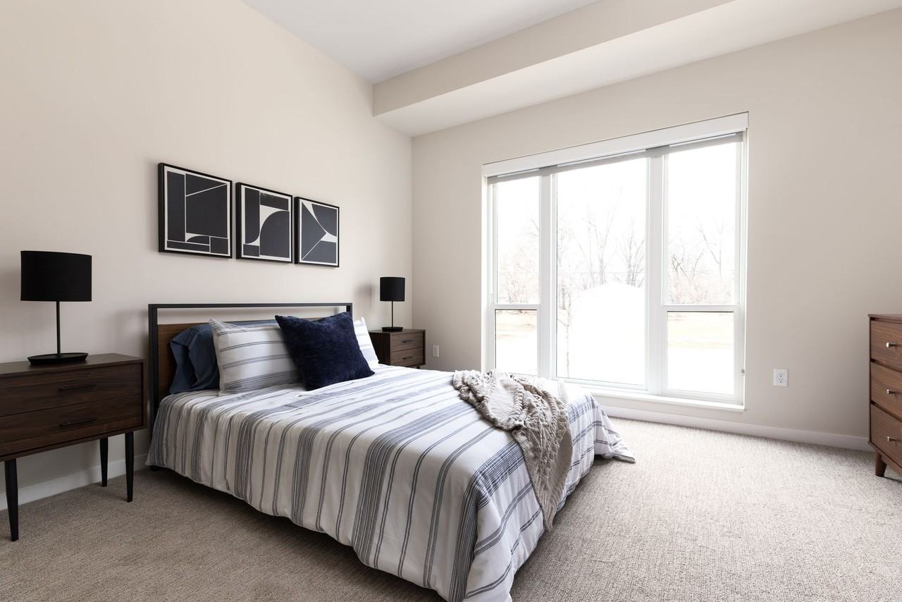 Noble - Photo 5 of 50