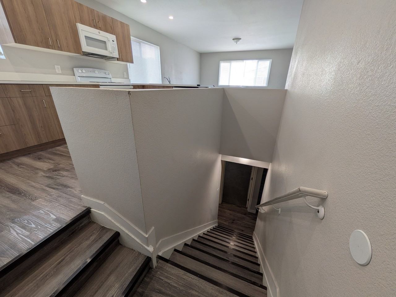 65 S 18th Ave #C - Photo 7 of 20