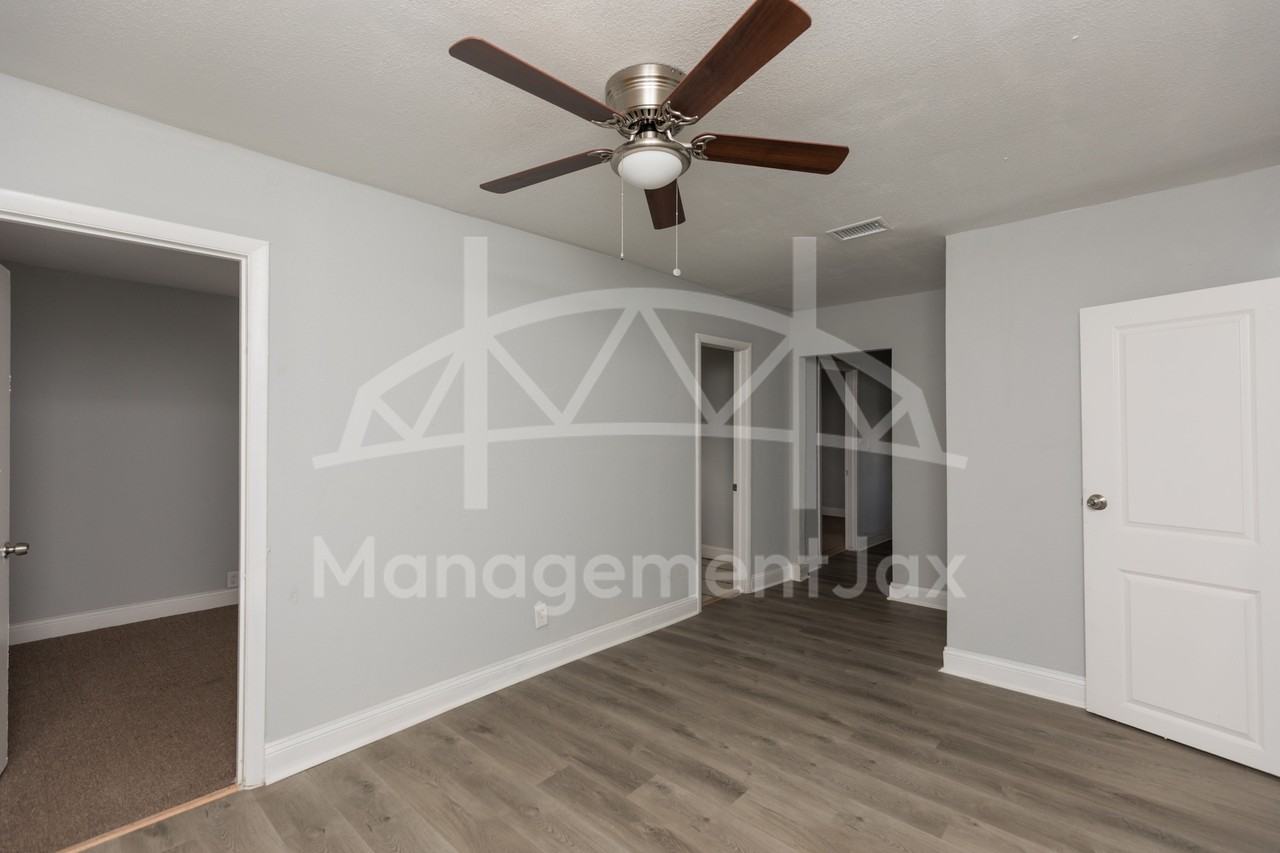 5736 Teeler Ave #1 - Photo 5 of 18