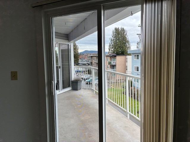 22222 119 Ave #1 - Photo 4 of 13