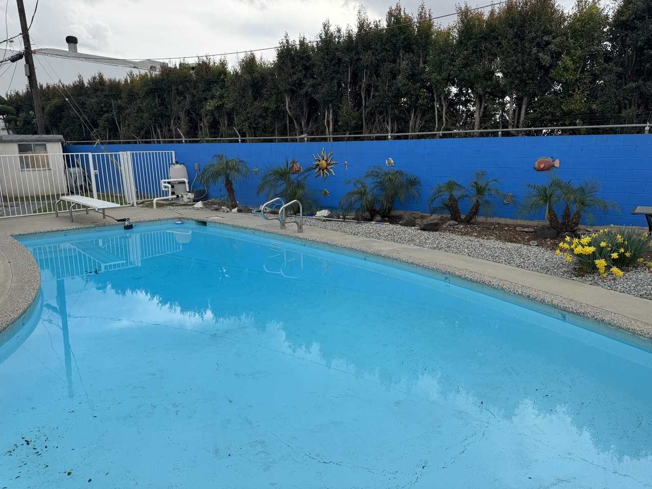 502 E Newfield St #1 - Photo 3 of 14