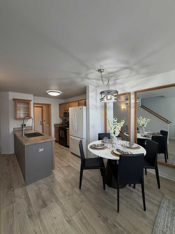 574 Killarney St #1 - Photo 6 of 23