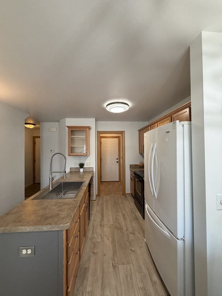 574 Killarney St #1 - Photo 7 of 23