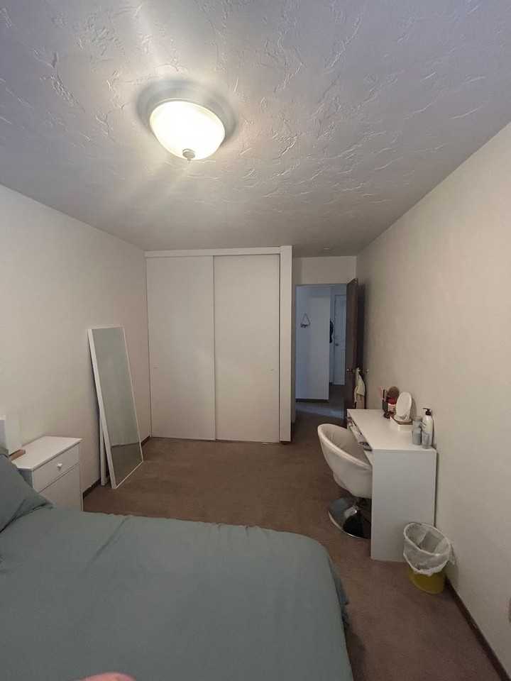 1327 7th St SE - Photo 4 of 8