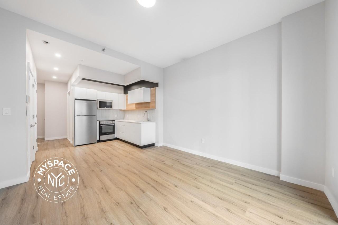 219 Lenox Rd #5G - Photo 2 of 10
