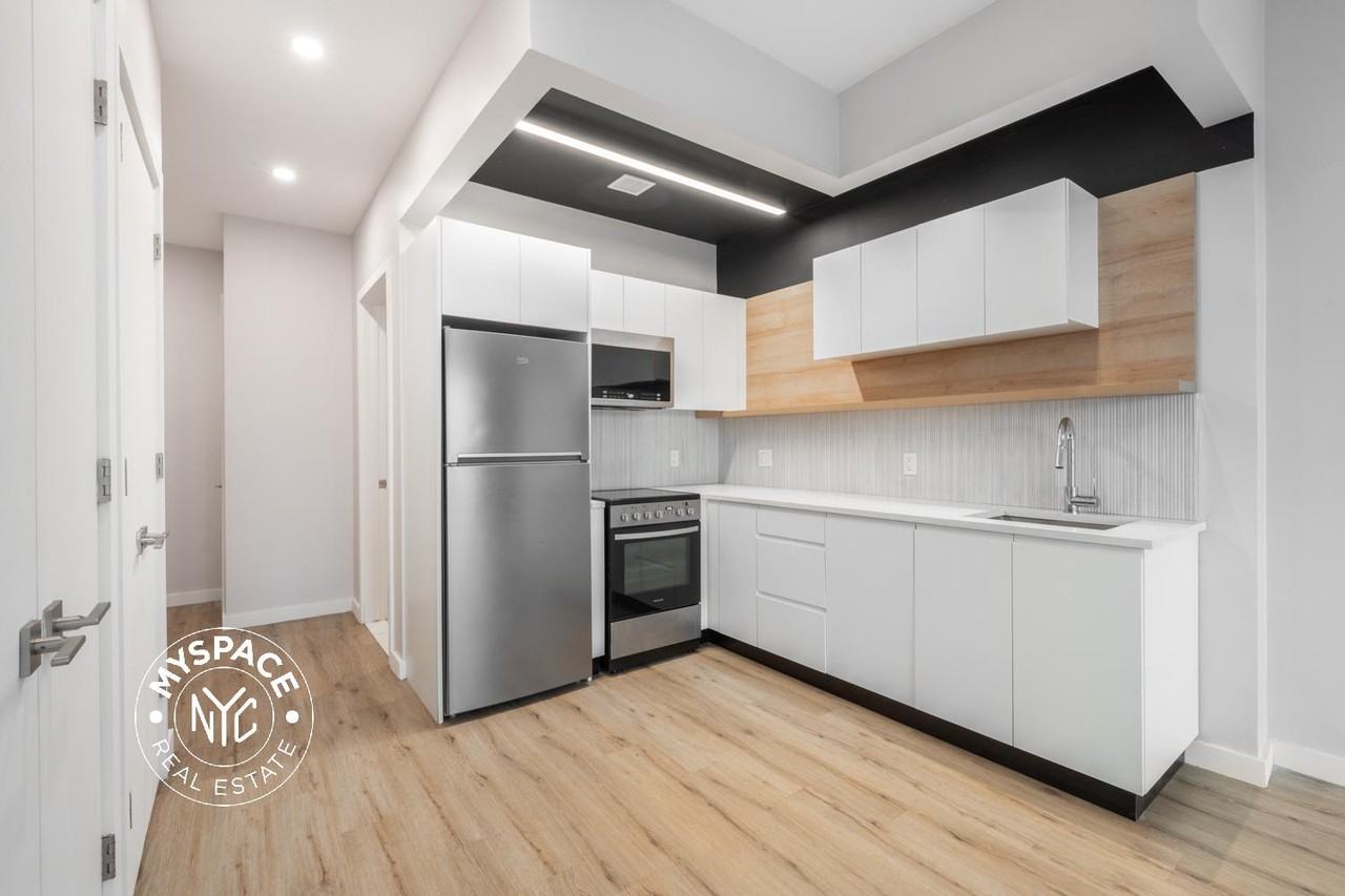 219 Lenox Rd #5G - Photo 3 of 10