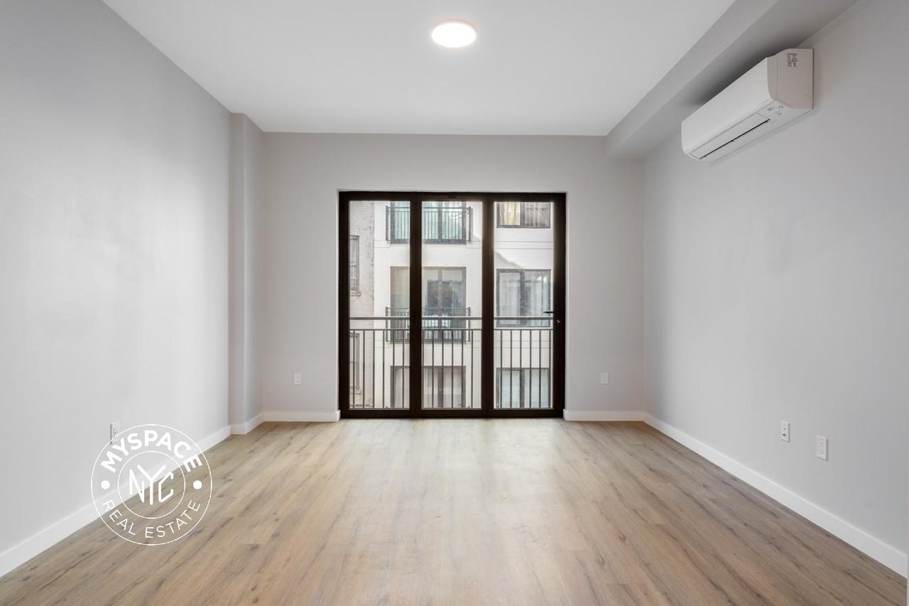 219 Lenox Rd #5G - Photo 5 of 10