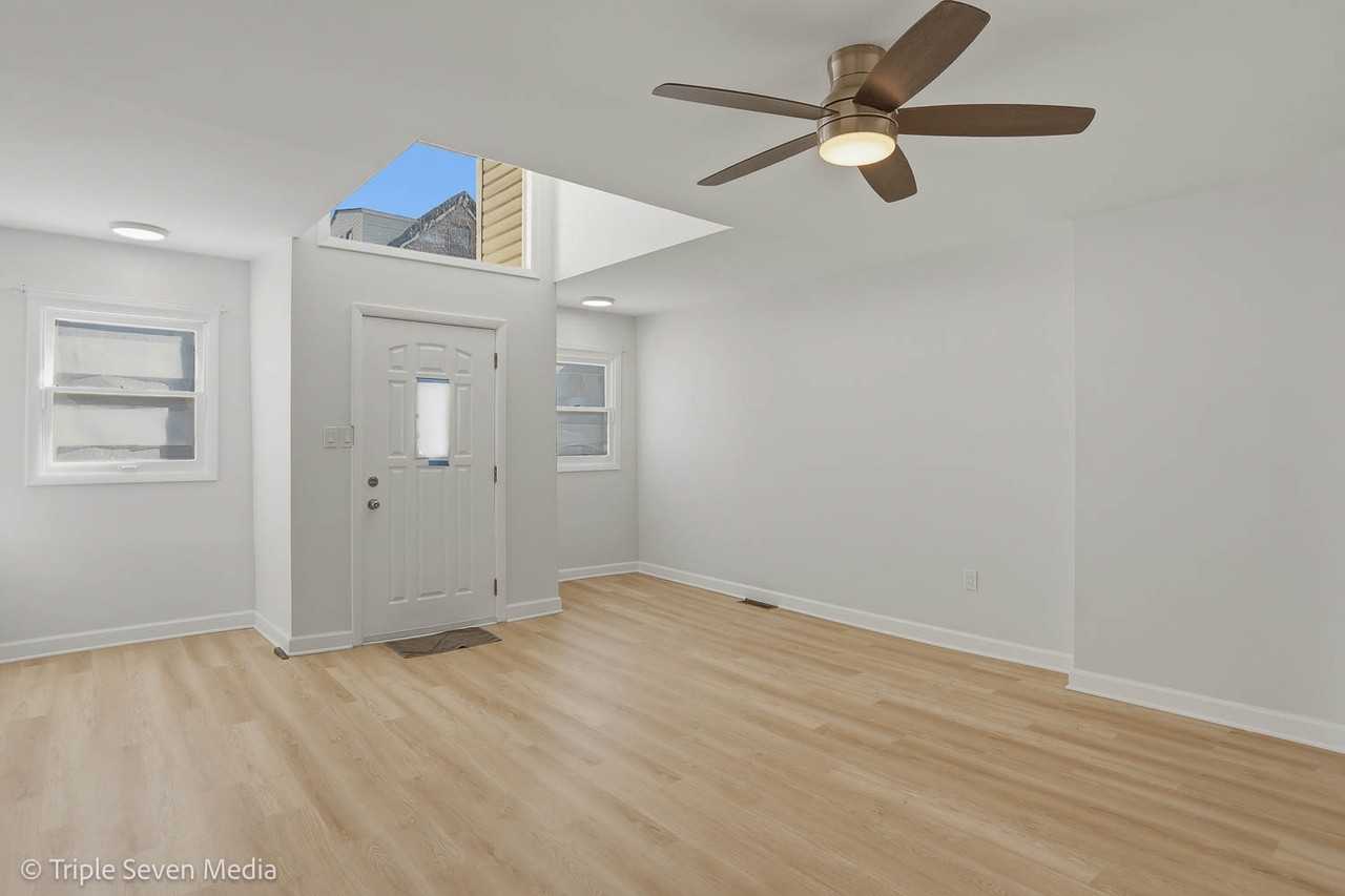 1902 S May St #1 - Photo 2 of 25