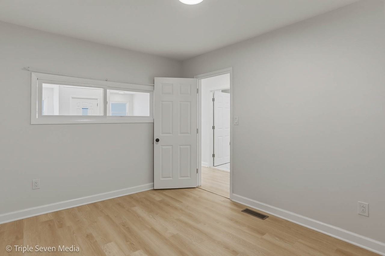 1902 S May St #1 - Photo 5 of 25