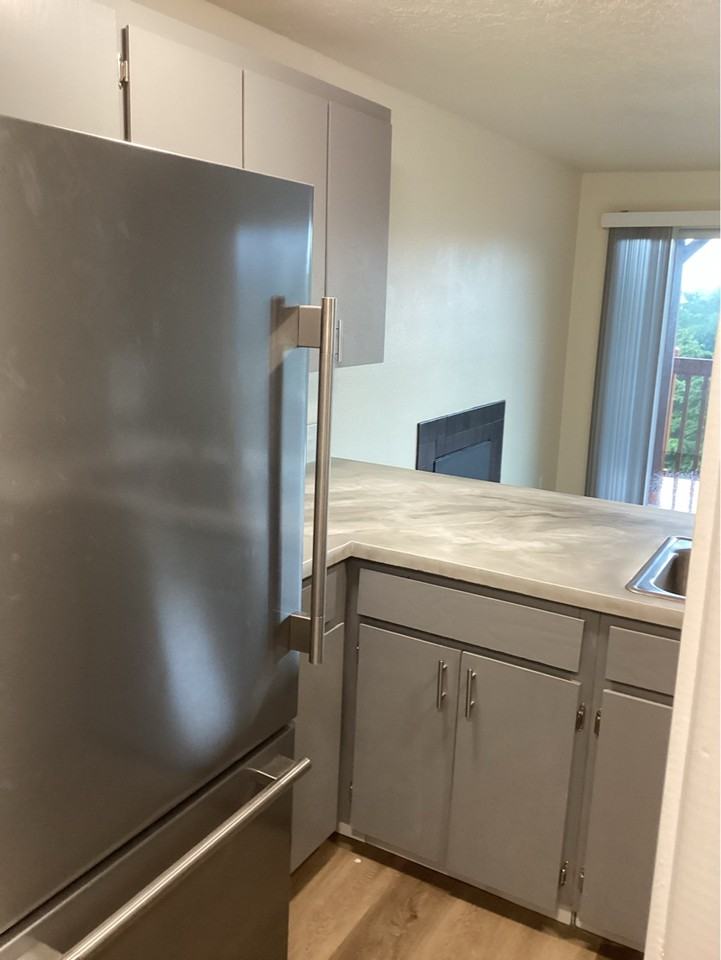 326 Sw 12th St #D - Photo 2 of 12