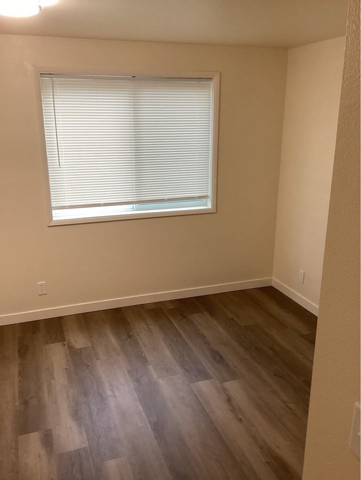 326 Sw 12th St #D - Photo 3 of 12