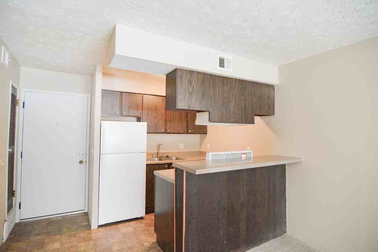 Cottonwood Apartments - Photo 3 of 25