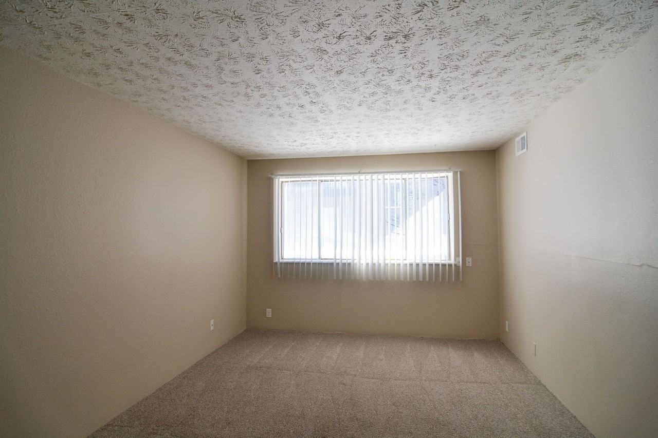 Cottonwood Apartments - Photo 5 of 25