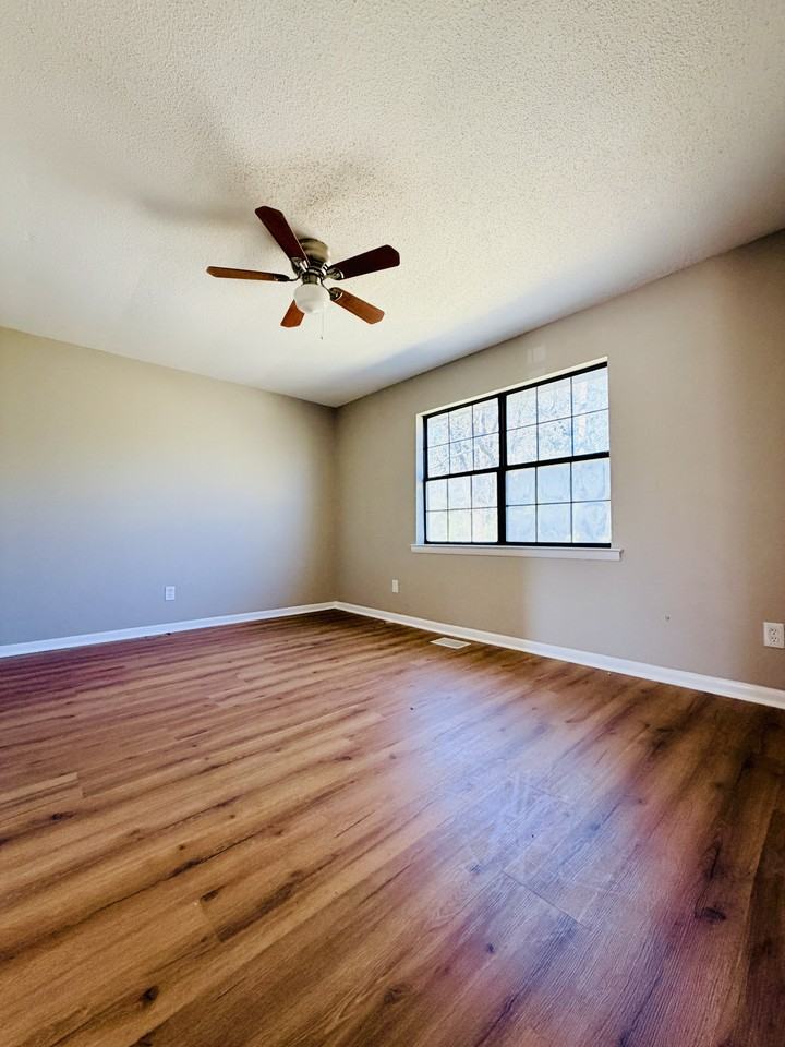 5 Almond Ct #5A - Photo 3 of 13