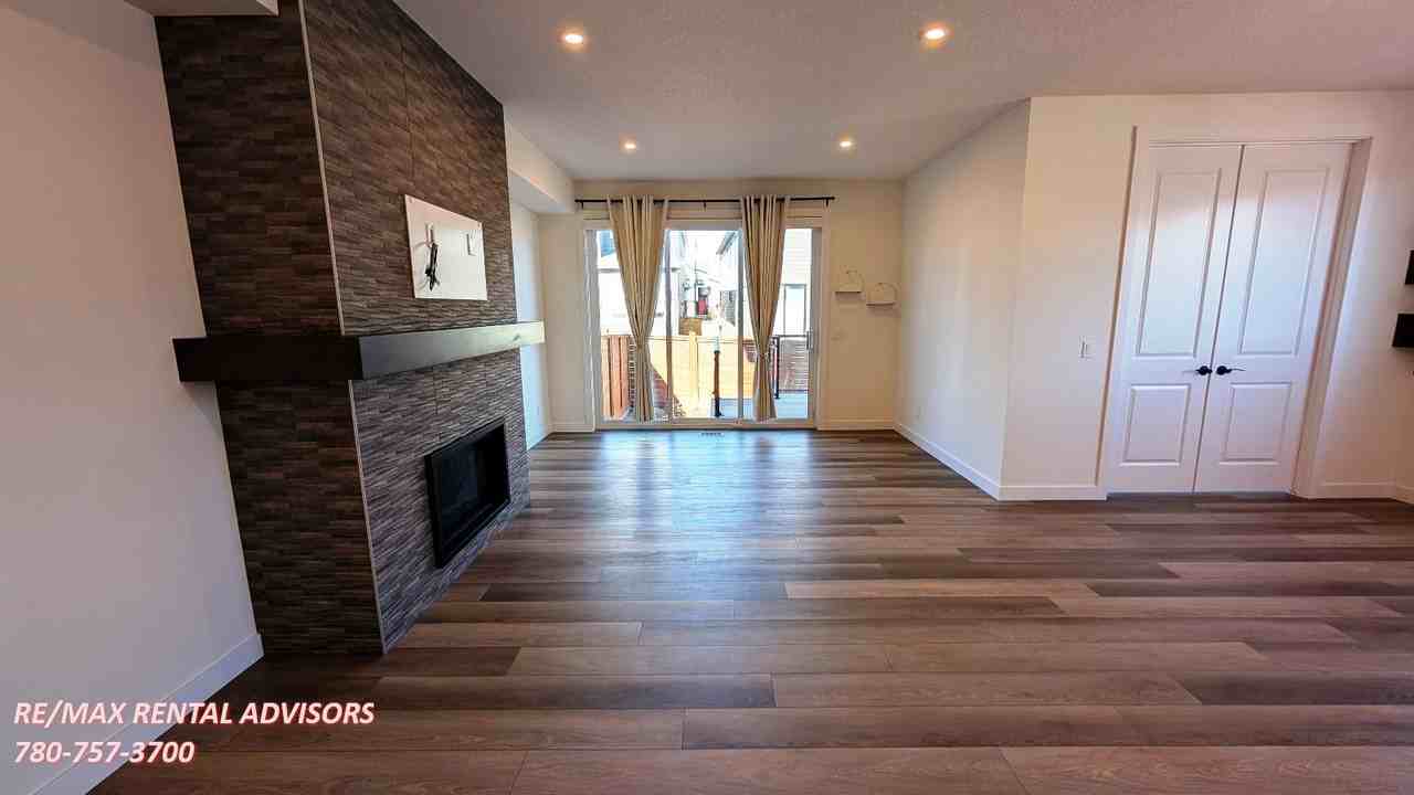 255 Rowley Way Nw - Photo 4 of 24