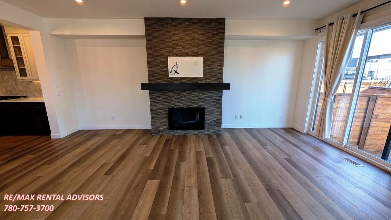 255 Rowley Way Nw - Photo 6 of 24