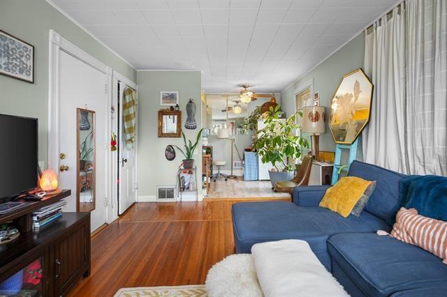 1140 E Johnson St #4 - Photo 3 of 20