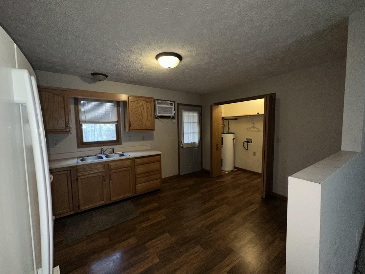 8 Westside Ct #8 - Photo 3 of 8