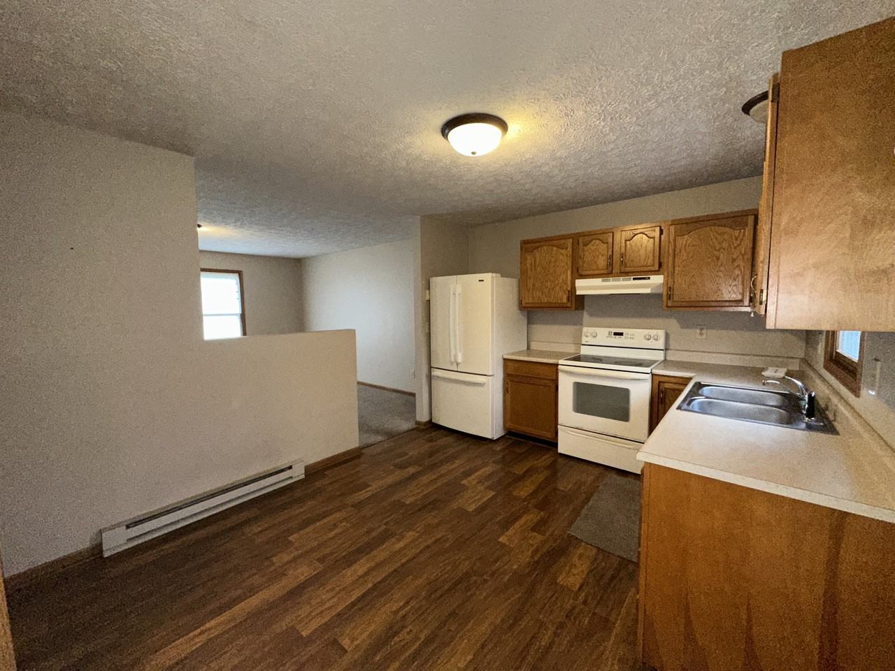 8 Westside Ct #8 - Photo 4 of 8