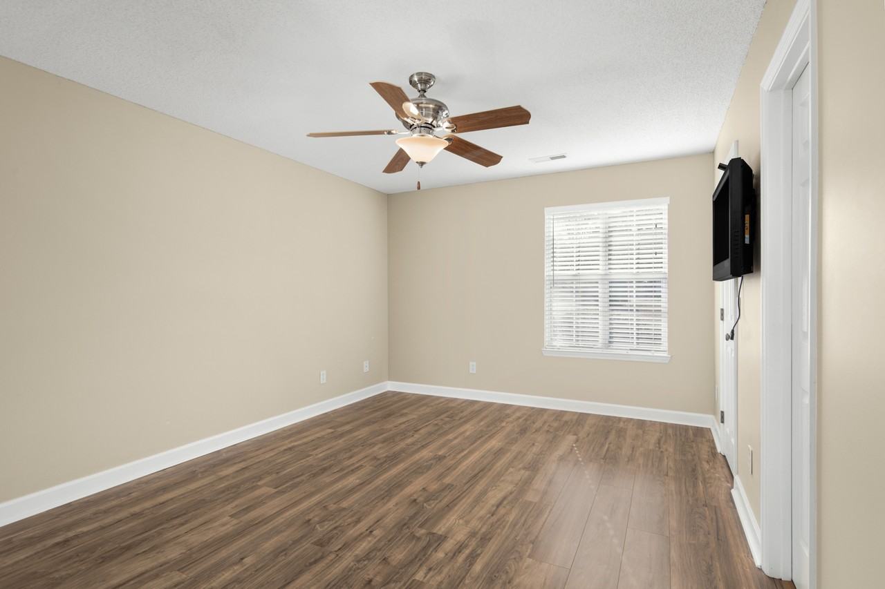 105 Pine Cone Dr #1 - Photo 4 of 9