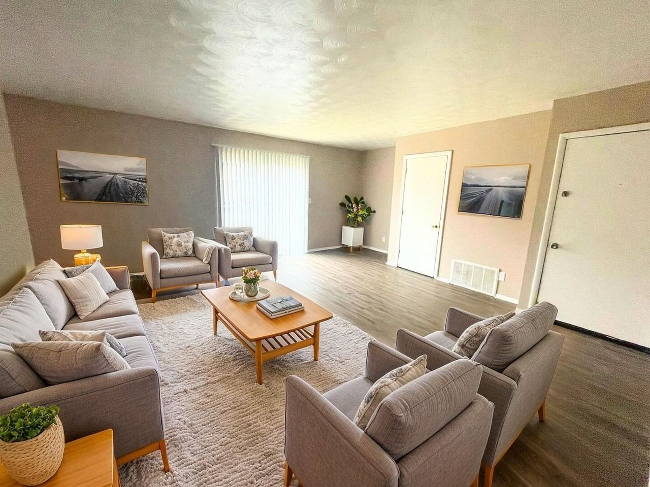 720 W Centennial Ave - Photo 2 of 8