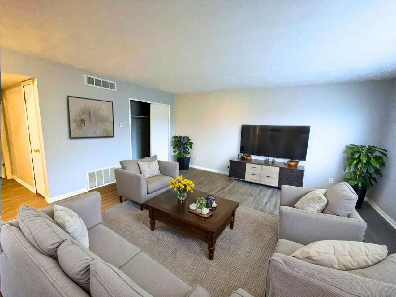 720 W Centennial Ave - Photo 2 of 7