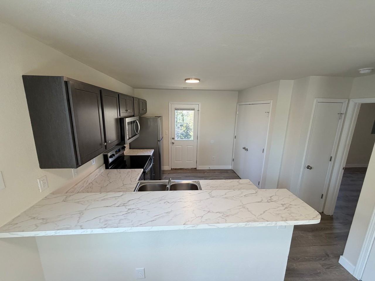 1701 Hanover Blvd - Photo 5 of 32