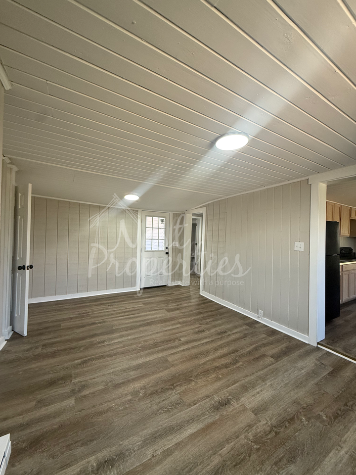 1902 Vincent St #1 - Photo 5 of 10