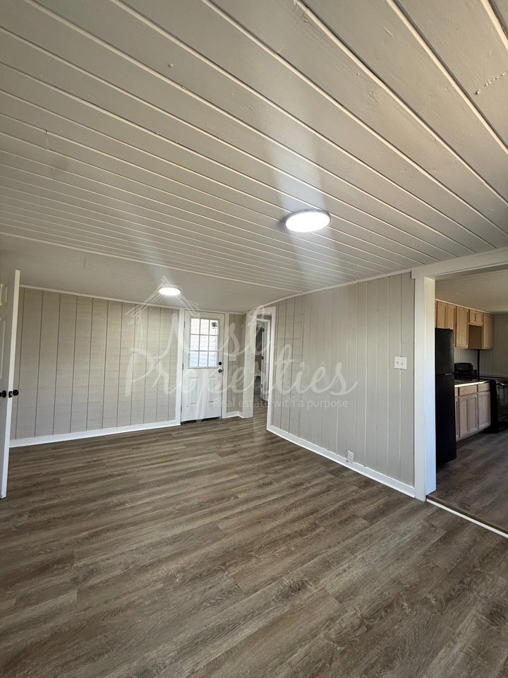 1902 Vincent St #1 - Photo 6 of 10