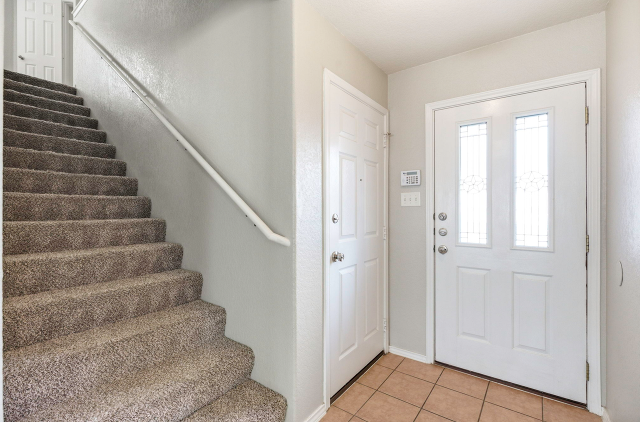 12114 Mountain Pne #1 - Photo 3 of 24