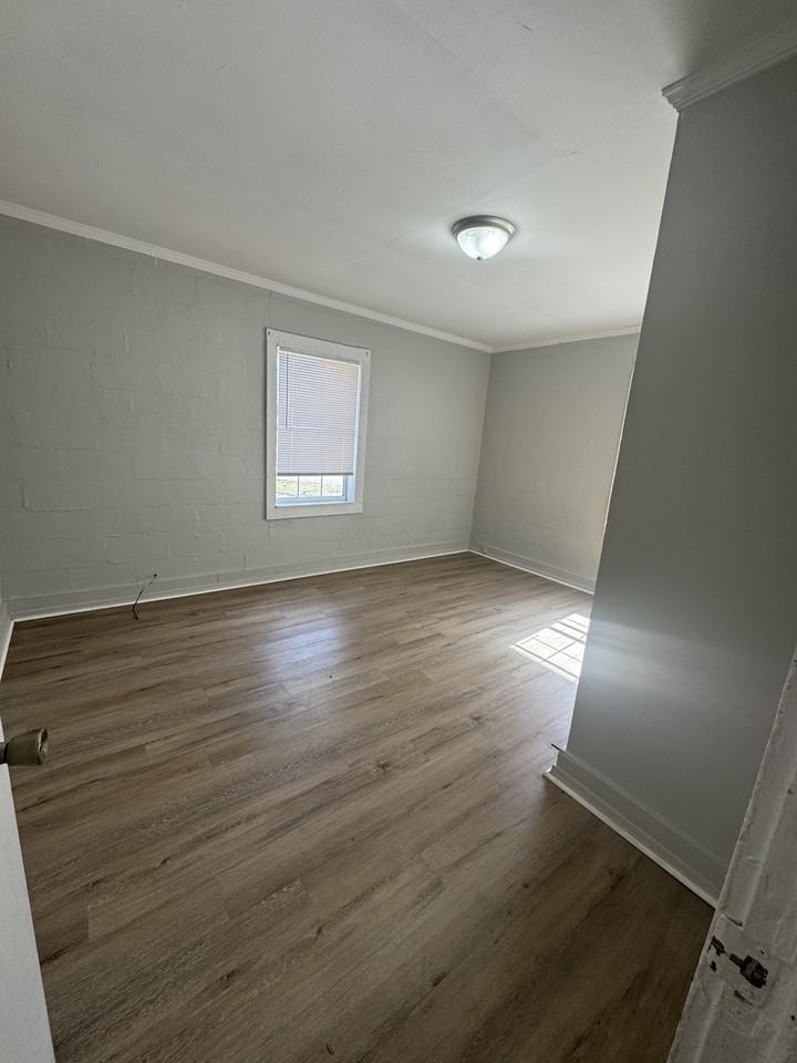 1004 Duke St #1 - Photo 3 of 6