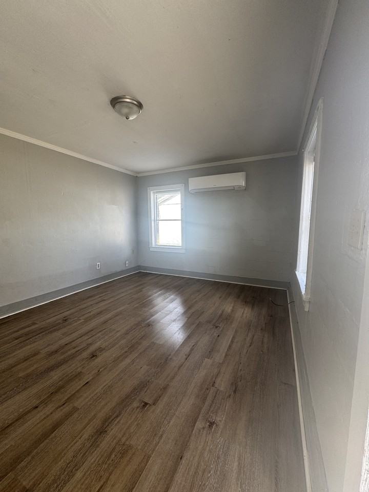 1004 Duke St #1 - Photo 4 of 6